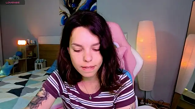 Maya_Campbell webcam