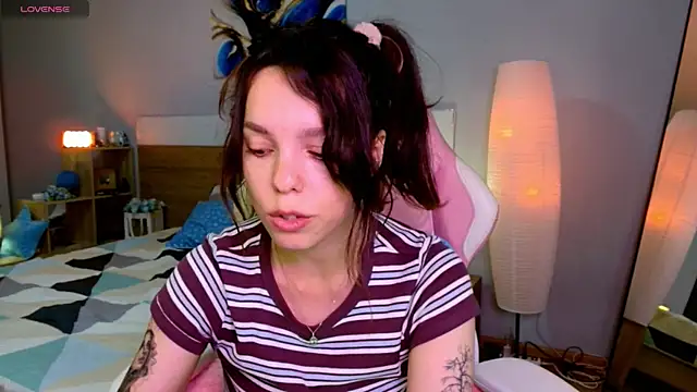 Maya_Campbell webcam