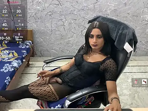 LuvLayla webcam