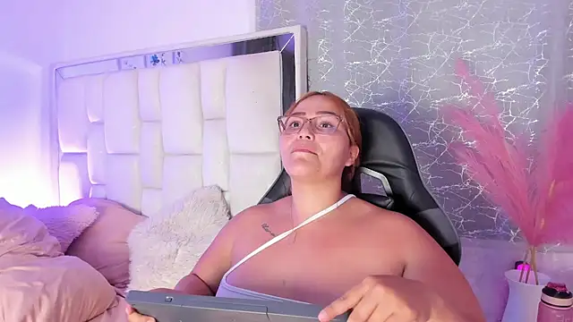 LeahxBarker webcam