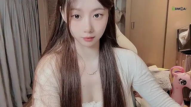 Makinghappymyself_ webcam