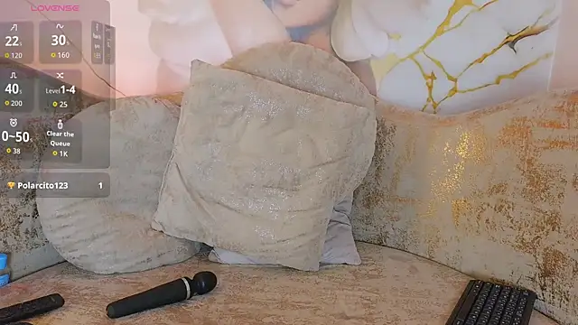 bella_moonlight_cr webcam