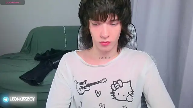 LeonBoykisser Live Web Cam Show