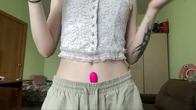 SkinnyWhiteAngel webcam