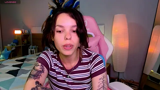 Maya_Campbell webcam