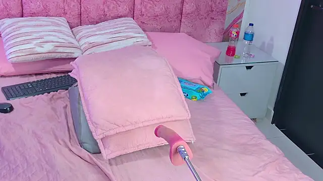 emmacurvy webcam