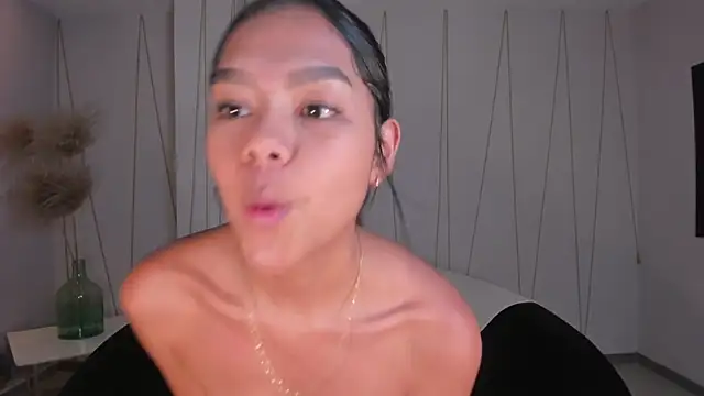 SaphiraJames webcam
