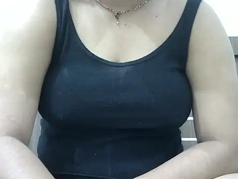 JANVI_06 live cam on StripChat