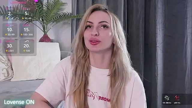 AuraPure live cam on StripChat