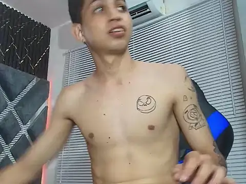 cameron_lux77 webcam