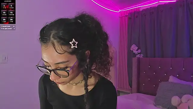 Sarah_Moon1 webcam