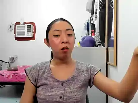 ErikaJayne4u webcam