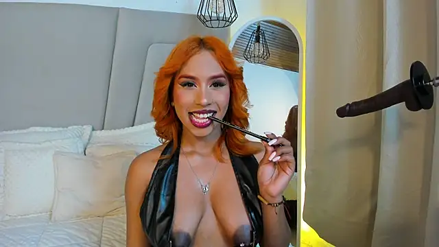 Nicole_Brown1126 webcam