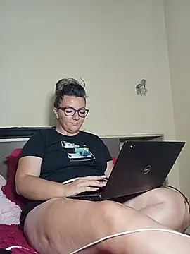Sweetredvelvet webcam