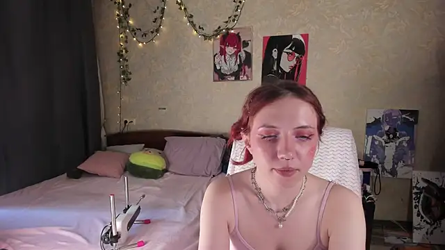 Love_is_Lola live cam on StripChat