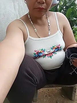 tuyet-nhi webcam