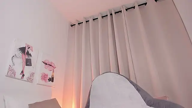 ReynaLuxe webcam