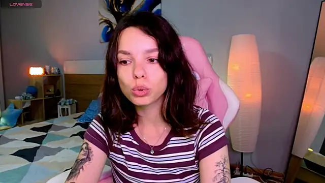 Maya_Campbell webcam