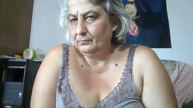 ExquisiteMature webcam