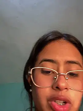 lucirganaxxx webcam