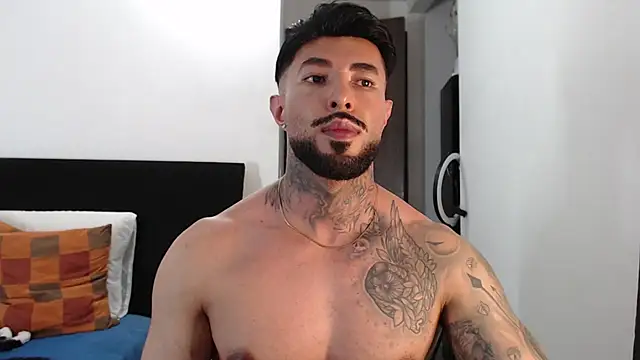 andrea_de_lucaa webcam