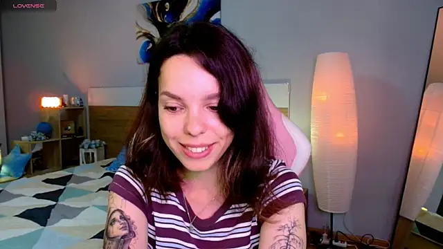 Maya_Campbell webcam