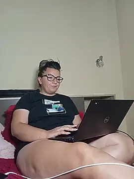Sweetredvelvet webcam