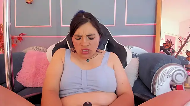 TaraTaylorr webcam
