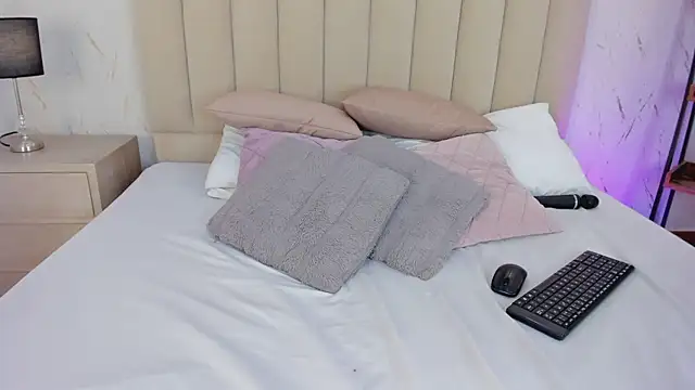 LilithHarperr_ webcam