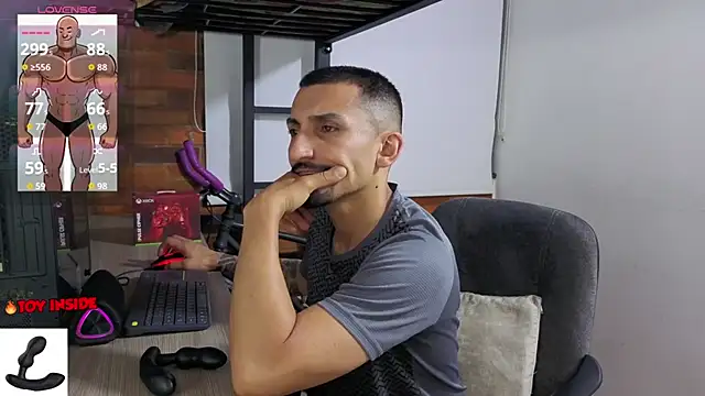 Marck_Muscle webcam