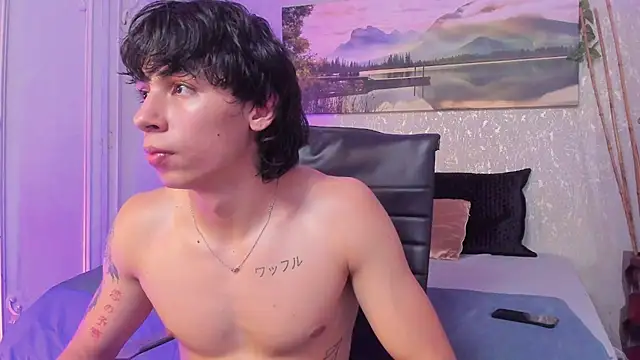 Tyler_durten live cam on StripChat