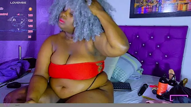 ebony_NeighborMoans webcam