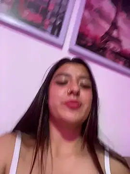 Megan_pink18 live cam on StripChat