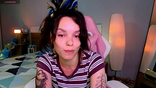 Maya_Campbell webcam