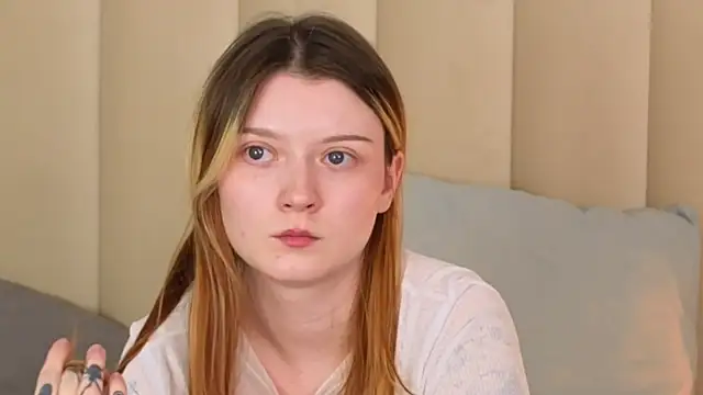 AlyssFrost webcam