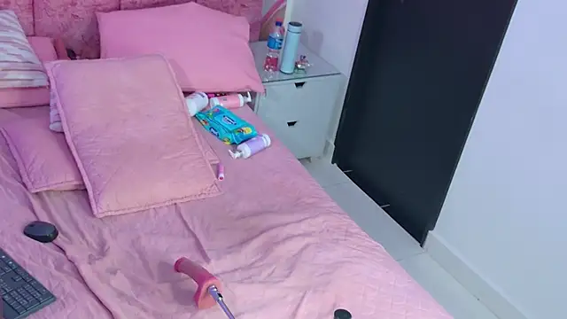 emmacurvy webcam