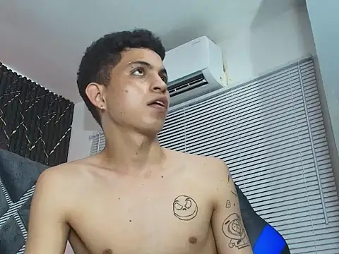 cameron_lux77 webcam