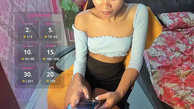 Mica_Jones webcam