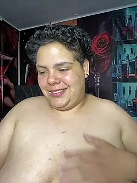 Hailey_Curvy webcam