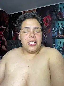 Hailey_Curvy webcam