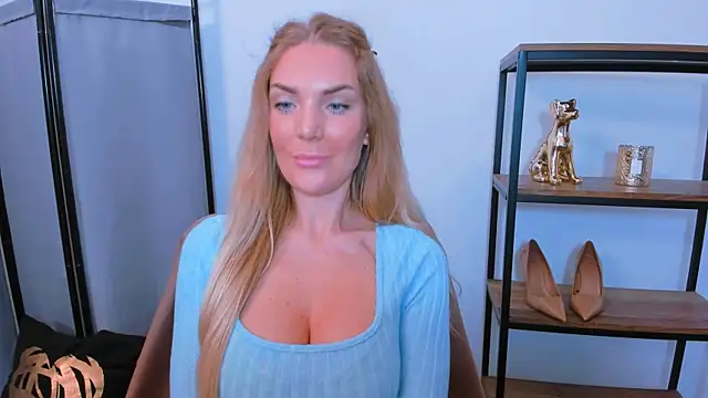 AulloraHoney webcam