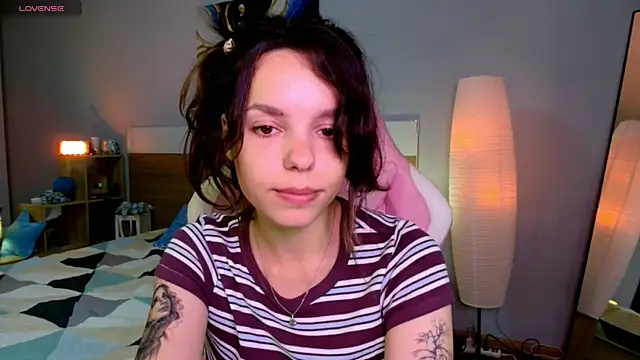 Maya_Campbell webcam