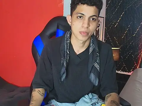 cameron_lux77 webcam