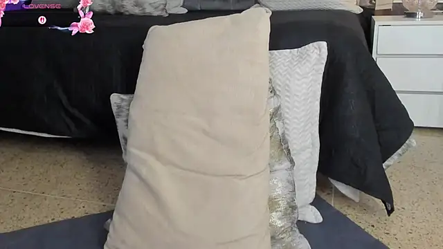 NaylaGrey webcam