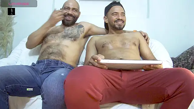 bruce_bigg live cam on StripChat
