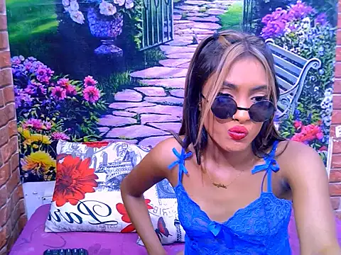 IndianPretty14u2Luv webcam