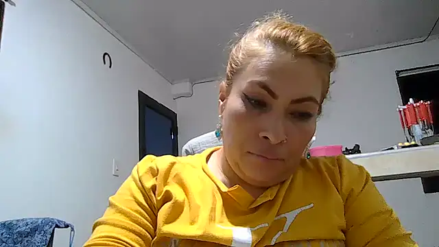 Layla-Astrum webcam