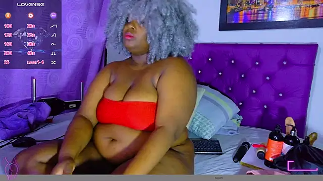 ebony_NeighborMoans webcam