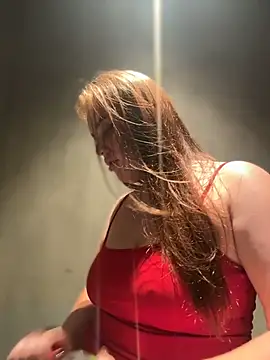 KiraSunshine live cam on StripChat