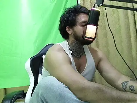 aronmiller404 webcam